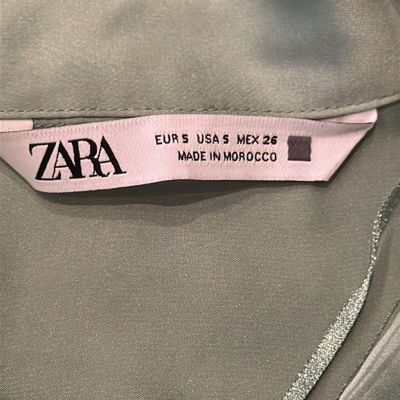 Zara Women’s Green Satin Silk Long-Sleeve Button Down Size Small - Picture 5 of 6